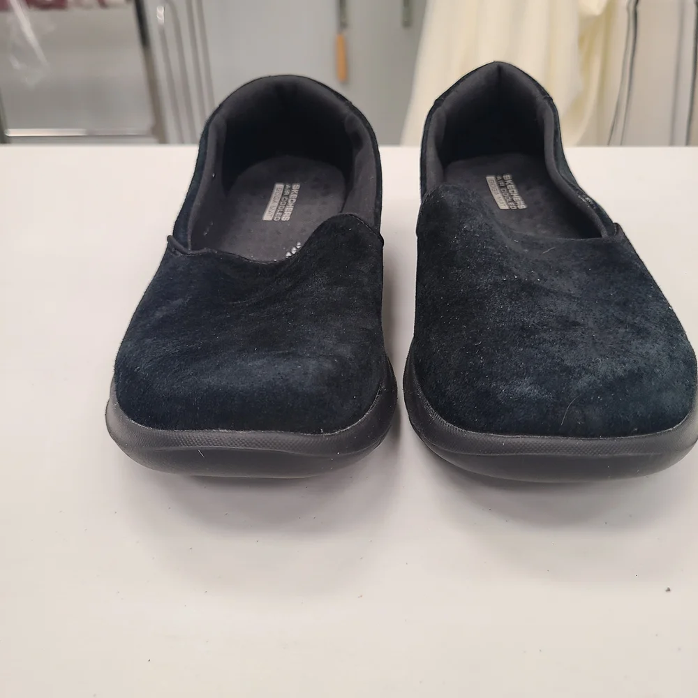 Skechers Black Suede Flats